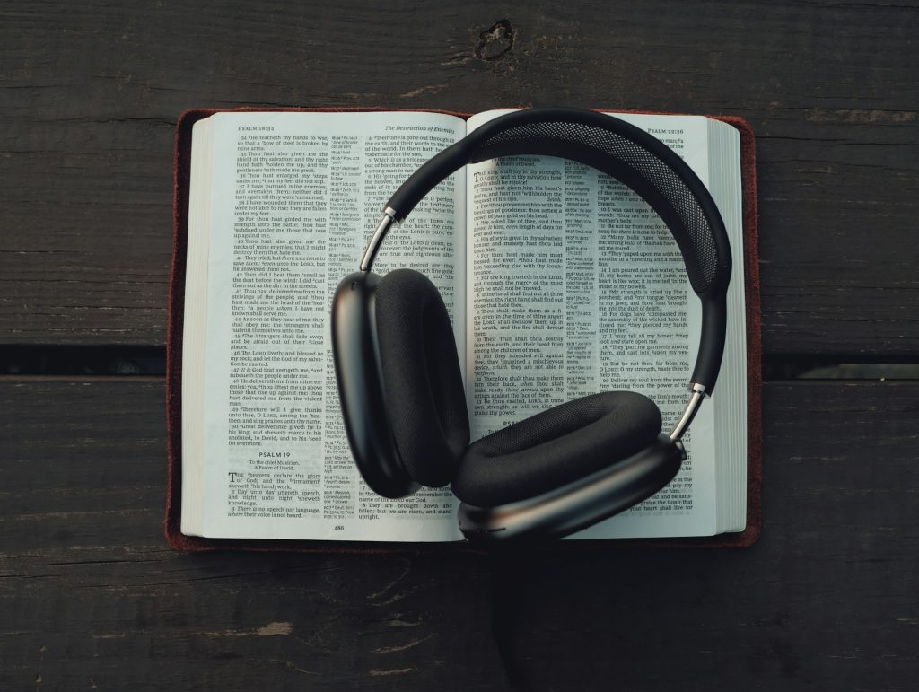 Best Travel Audiobooks: Ideal Options for Road Trips, Adventures, and Inspiration
